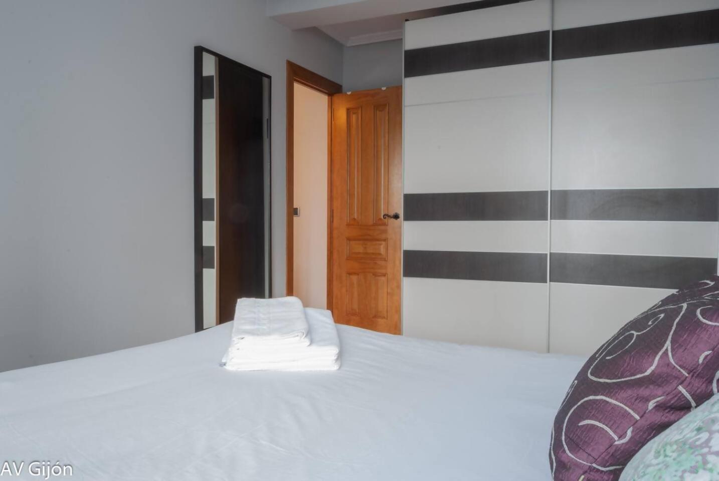 Apartamento Av Premio Real 16 Gijón Exterior foto